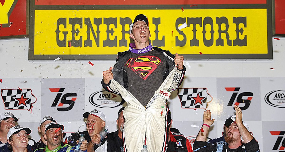 EpicGreenThunder tweet media