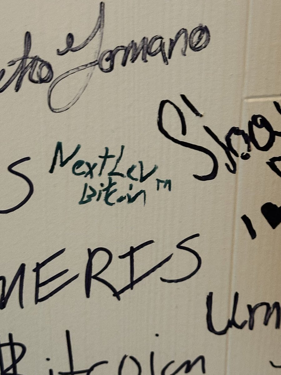 Normies in Shambles ™ tweet media