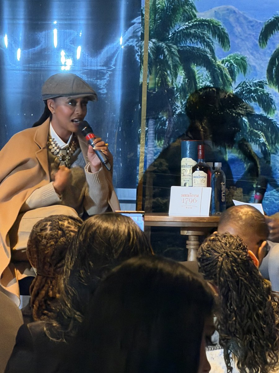 reggiehoward's tweet image. Keri Hilson #retreat #atl 😁🖤🤝 #LockIn