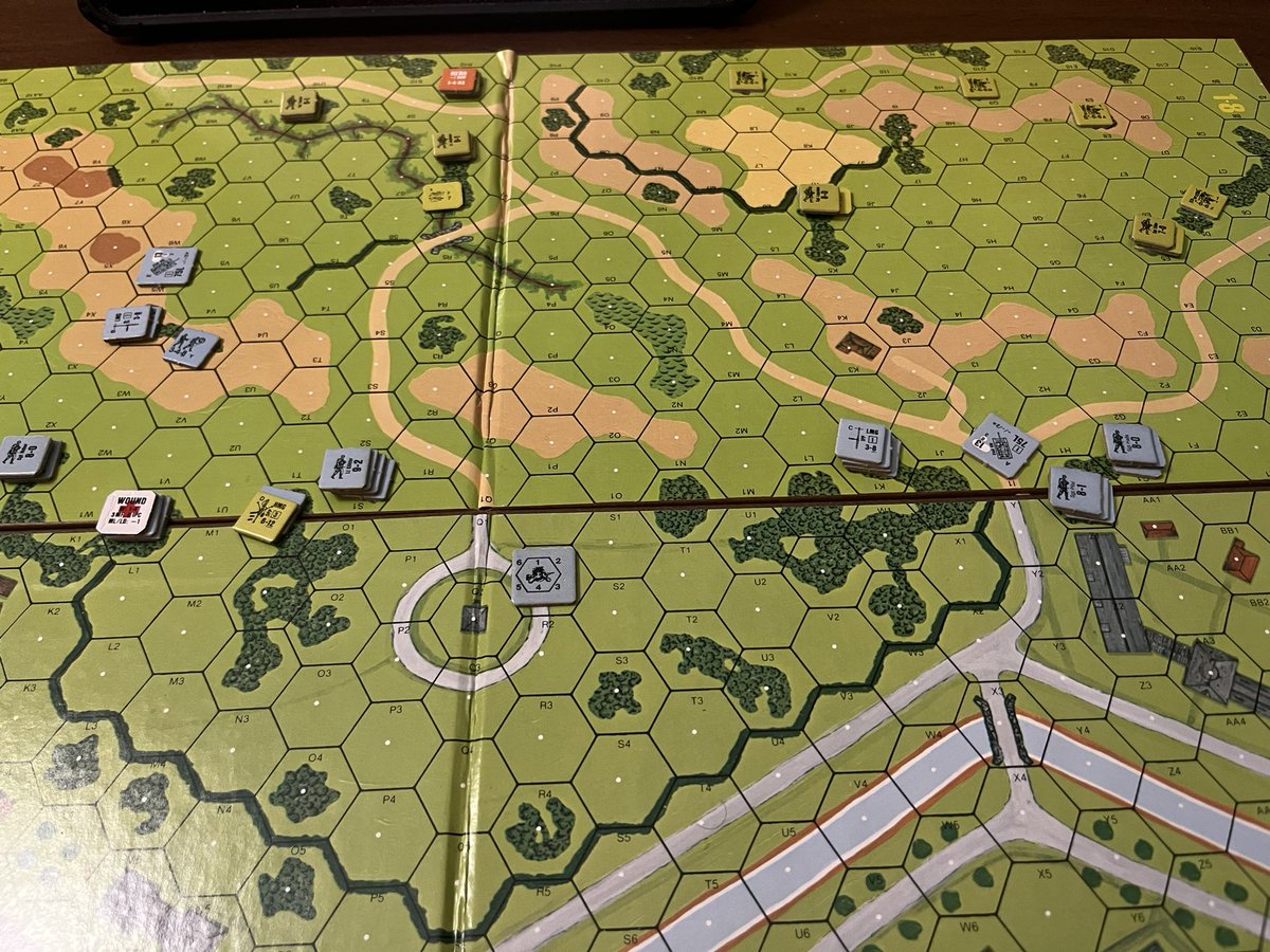 ASL Yanks! Escenario 22: Kurhaus Clash. Sin posibilidad de usar efectivamente dus bazookas, los americanos se retiraron y no pudieron parar a los Stug III. Victoria alemana en un escenario raro con unas condiciones de victoria raras.