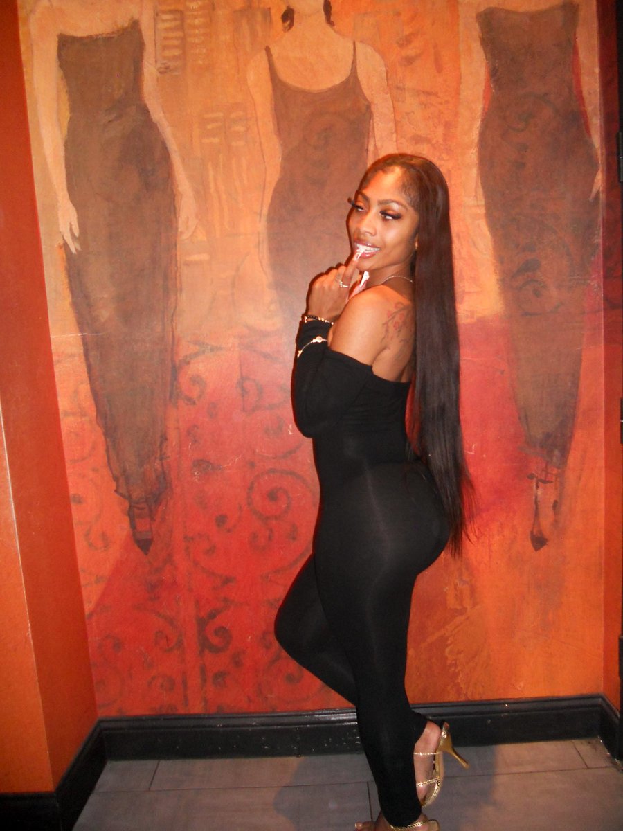 ash leigh tweet media