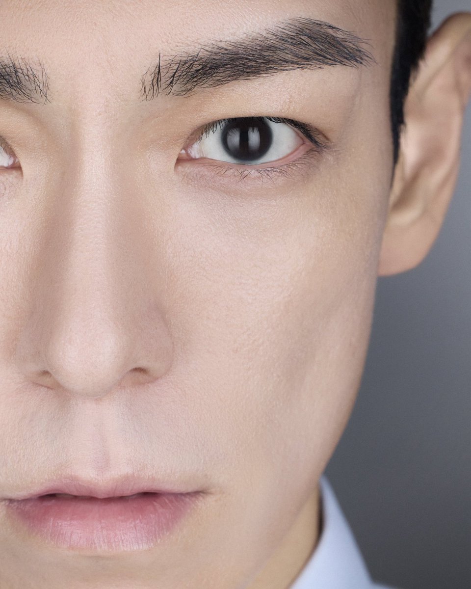 FINALMENTE DESPUÉS DE 13 AÑOS DE LARGA ESPERA EL MOMENTO LLEGÓ 😭 TENEMOS FECHA DE REGRESO DE NUESTRO REY👑🔥 
03/04 a las 18:00 h🇰🇷 

#TOP  #CHOISEUNGHYUN
#ANOTHER_DIMENSION #TOPSPOT_PICTURES
