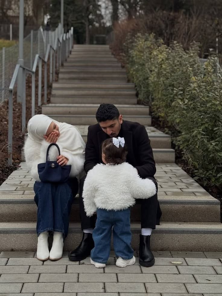 Lara marzouk tweet media