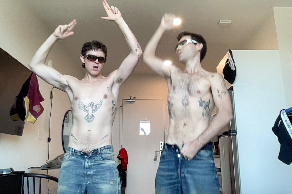 2charm☆ tweet media