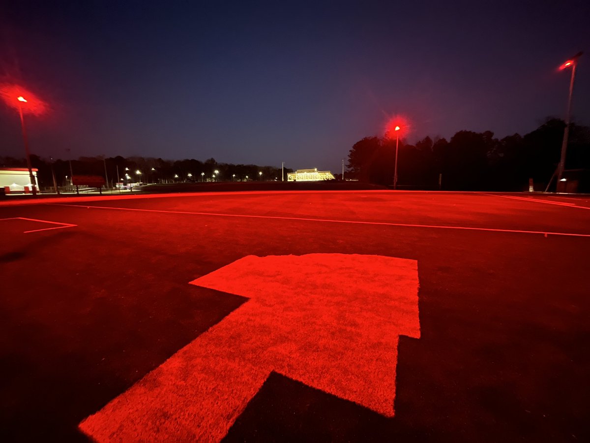 GLogan_Musco's tweet photo. @CCSDchargers got better today with the @MuscoLighting Sportscluster System at the new Baseball and Softball Complex. Here’s a sneak peak at their RGBW Capabilities. Can’t wait to post the final results soon! https://t.co/XiYlBNX2RC
