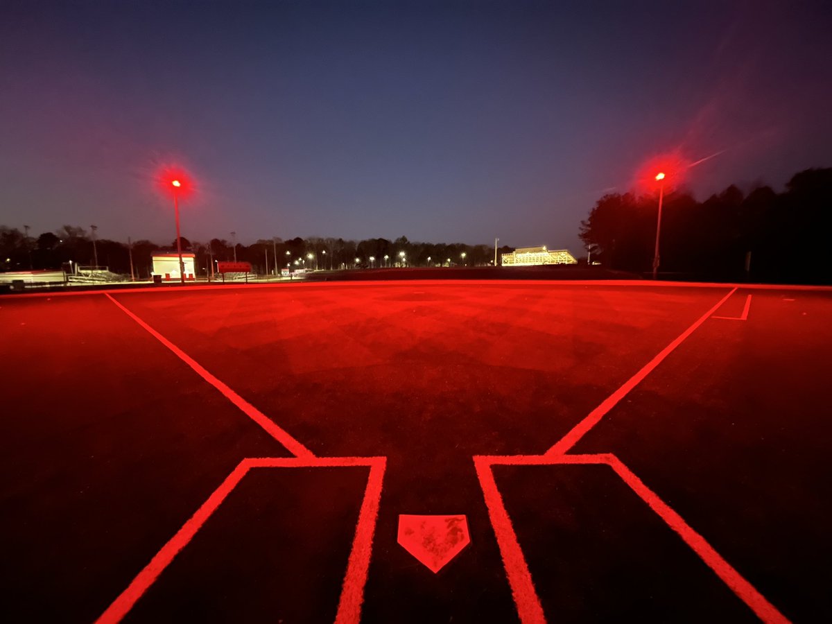 GLogan_Musco's tweet photo. @CCSDchargers got better today with the @MuscoLighting Sportscluster System at the new Baseball and Softball Complex. Here’s a sneak peak at their RGBW Capabilities. Can’t wait to post the final results soon! https://t.co/XiYlBNX2RC
