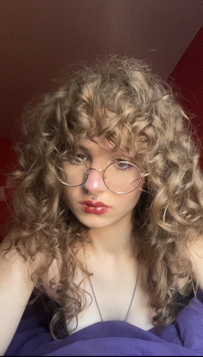 lesbianism (≧∇≦)★ #1 LESBYLER PREACHER 👩❤️💋👩 tweet media