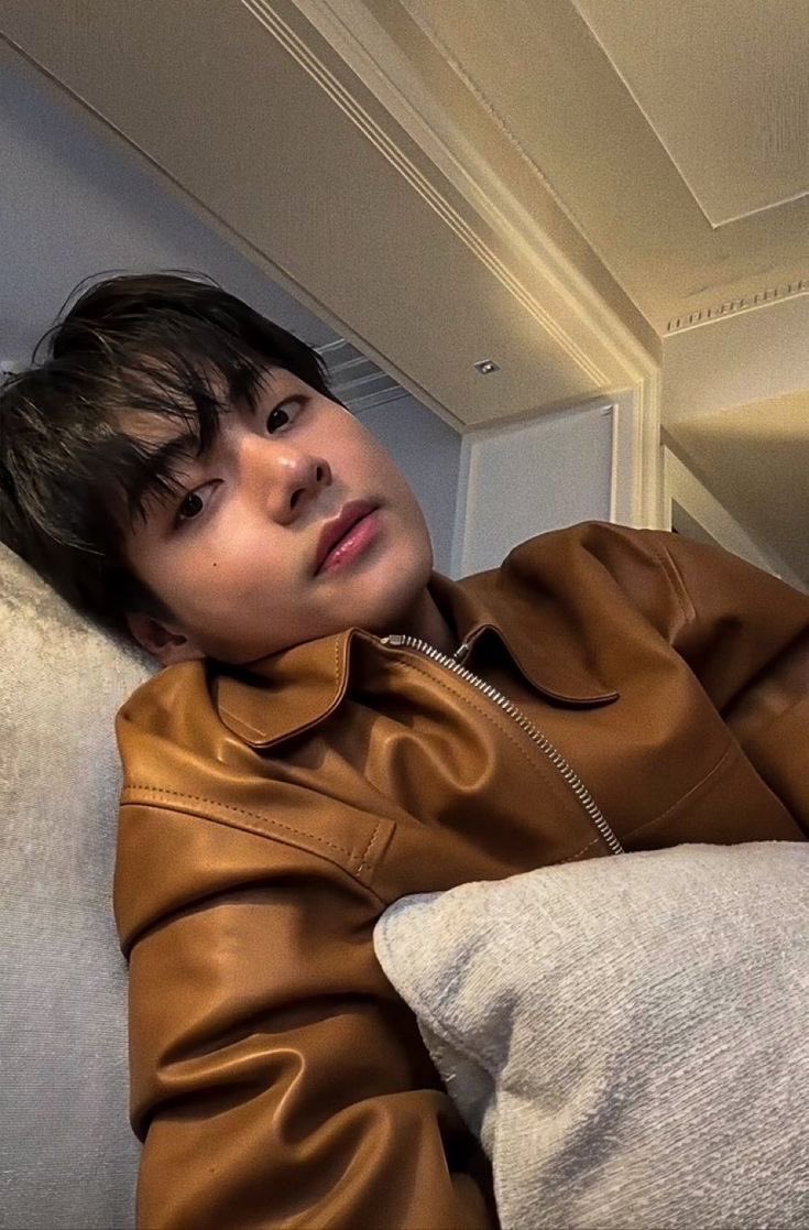 Nathaniel Rozanov. || DESLOG. tweet media