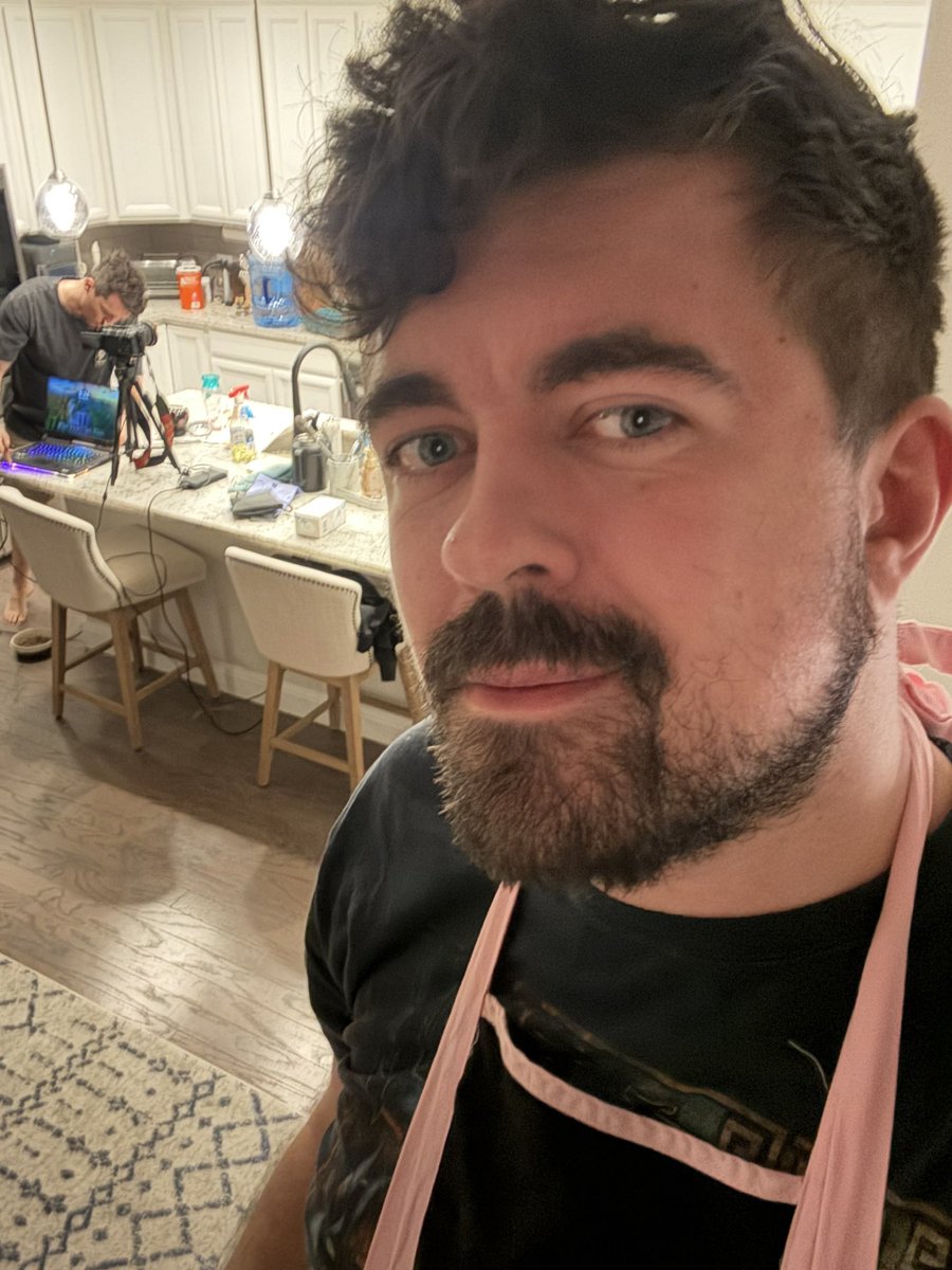 roflgator tweet media