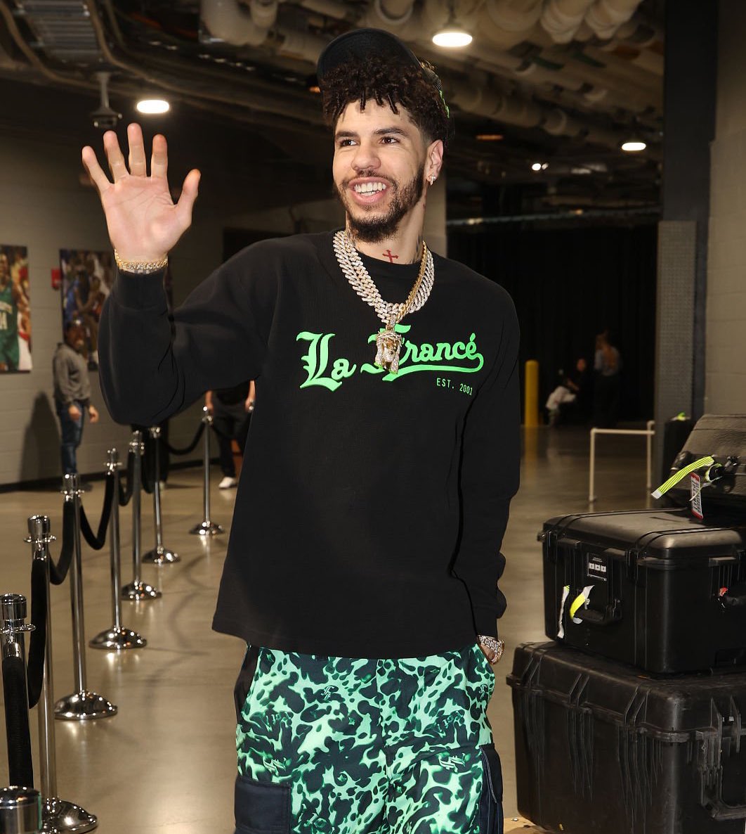 MeloHive 🛸💕 tweet media