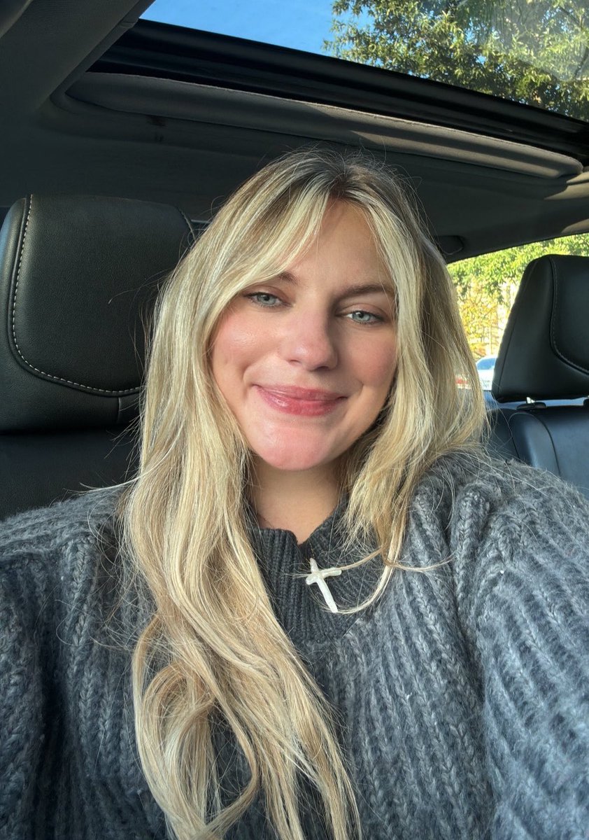 Anna Lulis tweet media