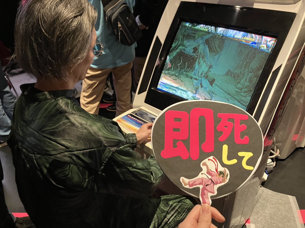 よこう tweet media