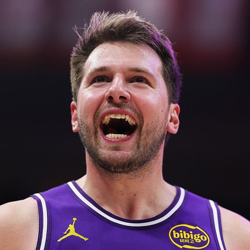 NBAdabad's tweet photo. LUKA DONCIC APÓS 3 QUARTOS:

40 PONTOS
6 REBOTES
3 ASSISTÊNCIAS
4 ROUBOS DE BOLA
13/24 NOS ARREMESSOS
7/14 NAS BOLAS PRA TRÊS

MEU DEUS????? https://t.co/rjrEYhSQvt