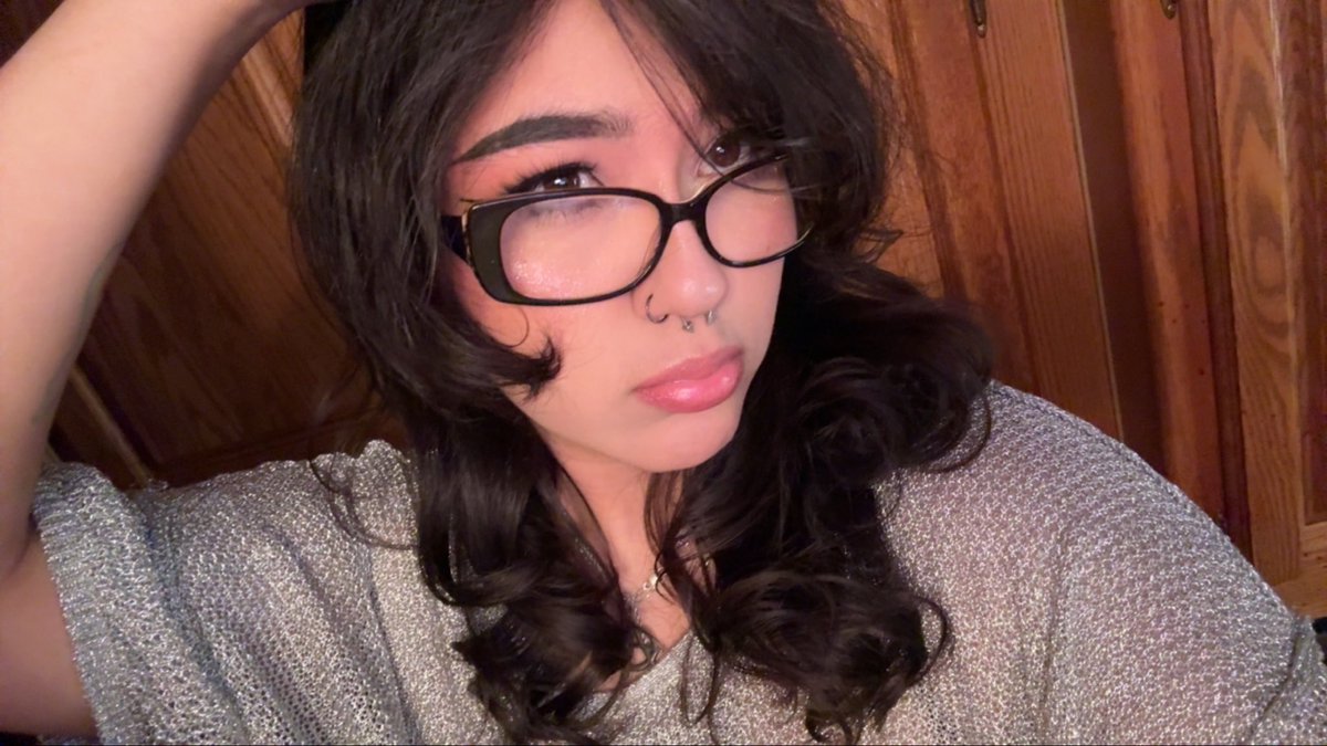 ˥ǝɓuɐ tweet media