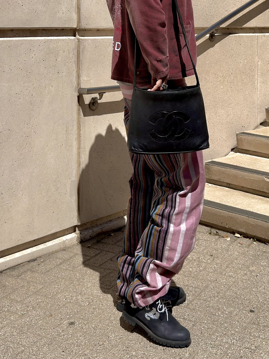 YES I’M COMMITTING FRAUD tweet media