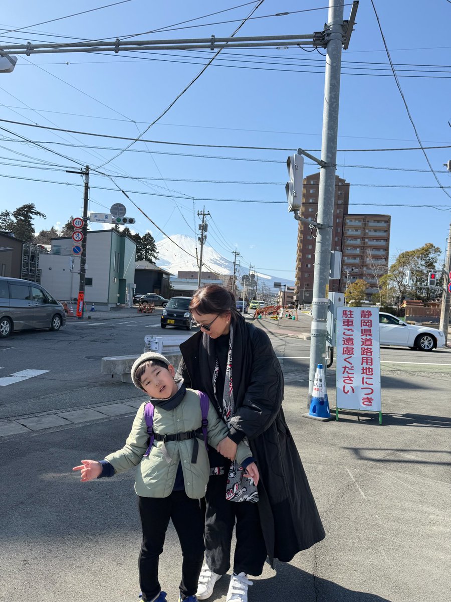 shinotech96's tweet photo. 3/15は八千代6歳のお誕生日でした。
毎年恒例のバースデートラベル、今年は富士サファリパークに。
ホテルはご飯が美味しくて感動、夫がわたしより感動してた。そしてアットホームでお風呂も家族風呂。
星がとってもきれいでした。
#子育て #6y #親バカ #妻バカ #家族 https://t.co/yrfWYjv9mO