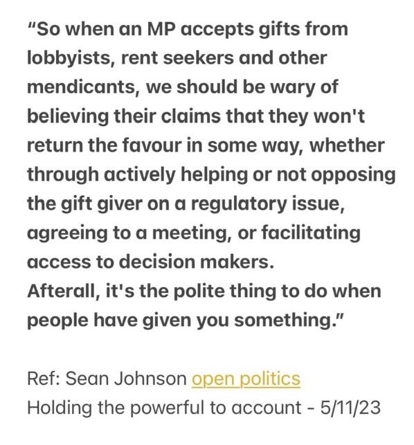 Mel J🐝 tweet media