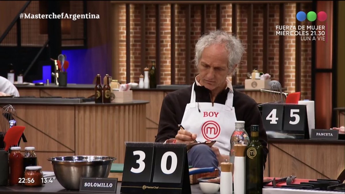 yami_mlw's tweet photo. Querido diario: oficialmente terminó #MasterChefCelebrity. Ganó Ian con sus platos sobre su historia difícil y su abuela.
Mientras que Reini perdió, pero hizo un menú totalmente sofisticado. A pesar de eso, no tengo tanto odio como la edición anterior... la pucha Tomas Fonzi https://t.co/l7n0CZb3lO