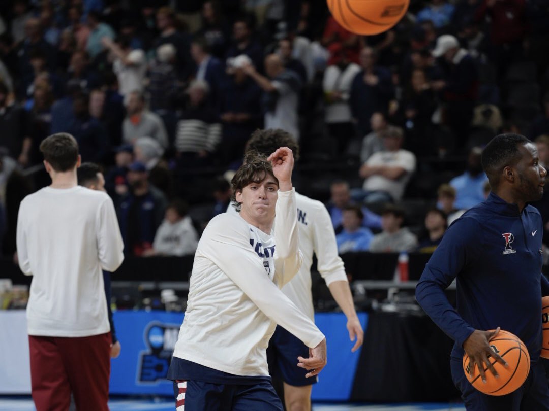 Penn Men's Basketball tweet media
