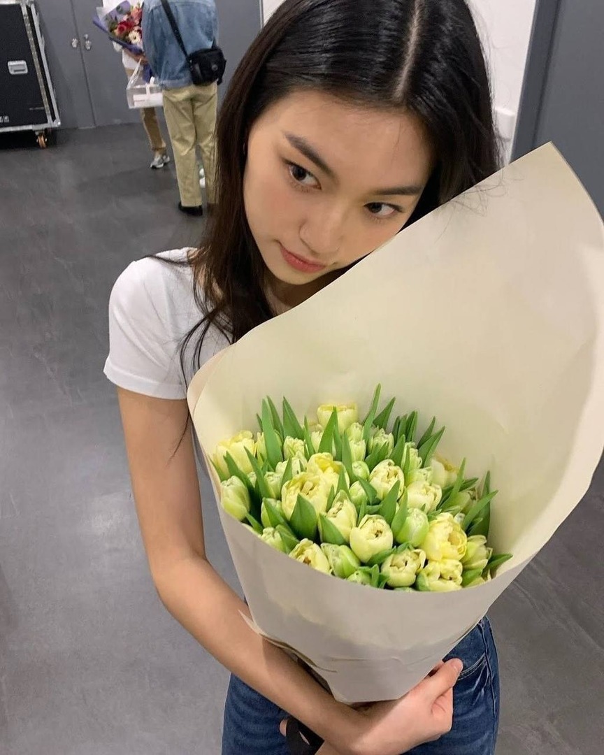 Base umum bisa follow @cornerfess tweet media