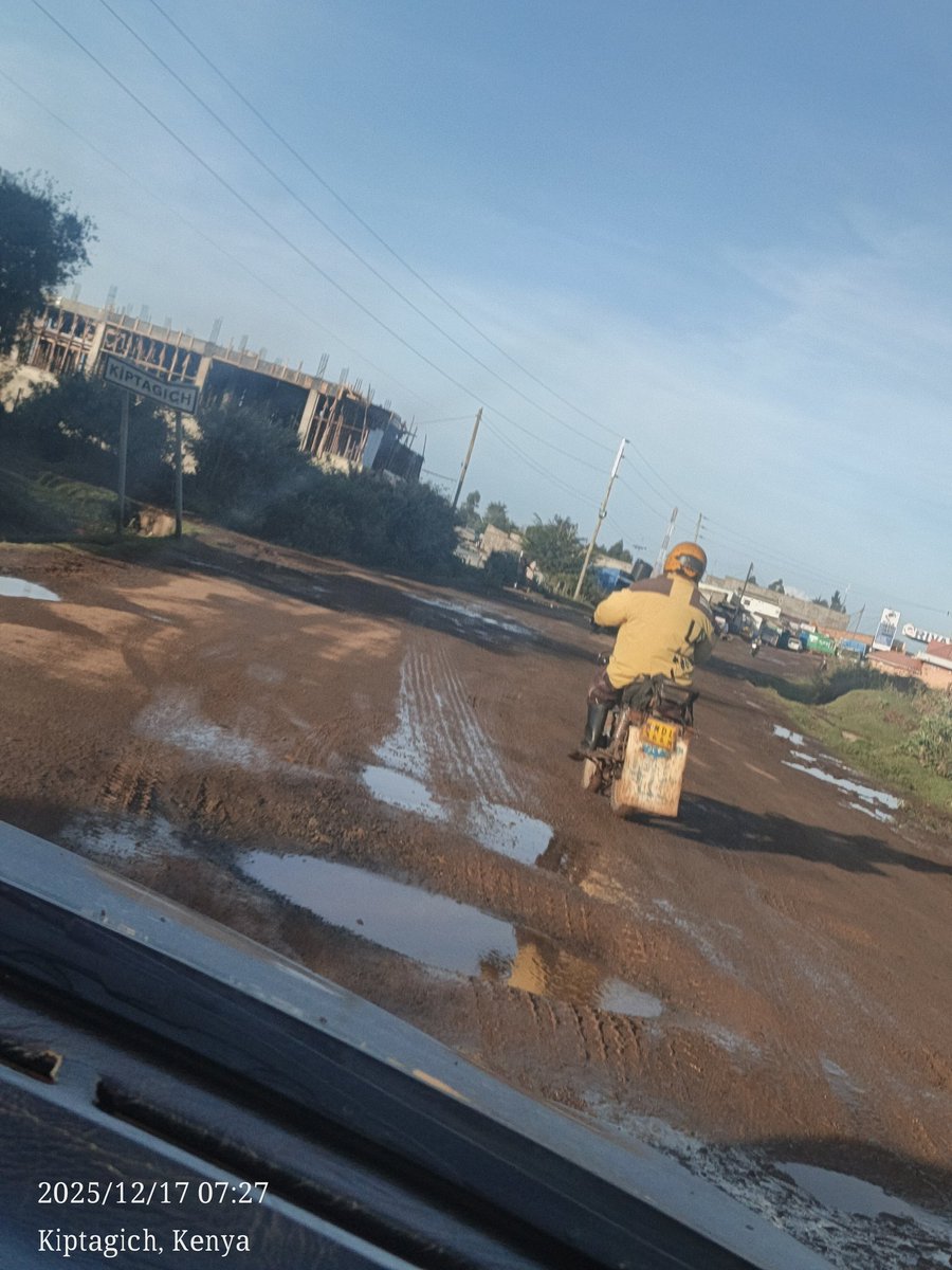 Tapkeronn's tweet photo. @davis_chirchir Mr Waziri, this is Olenguruone-Kiptagich road; it is in the worst state ever. We have waited for its construction to start, but it seems there is no hope. If in case we, the residents of Kuresoi South, made a mistake by electing inept leaders, please intervene. https://t.co/bdfVj5dNBq