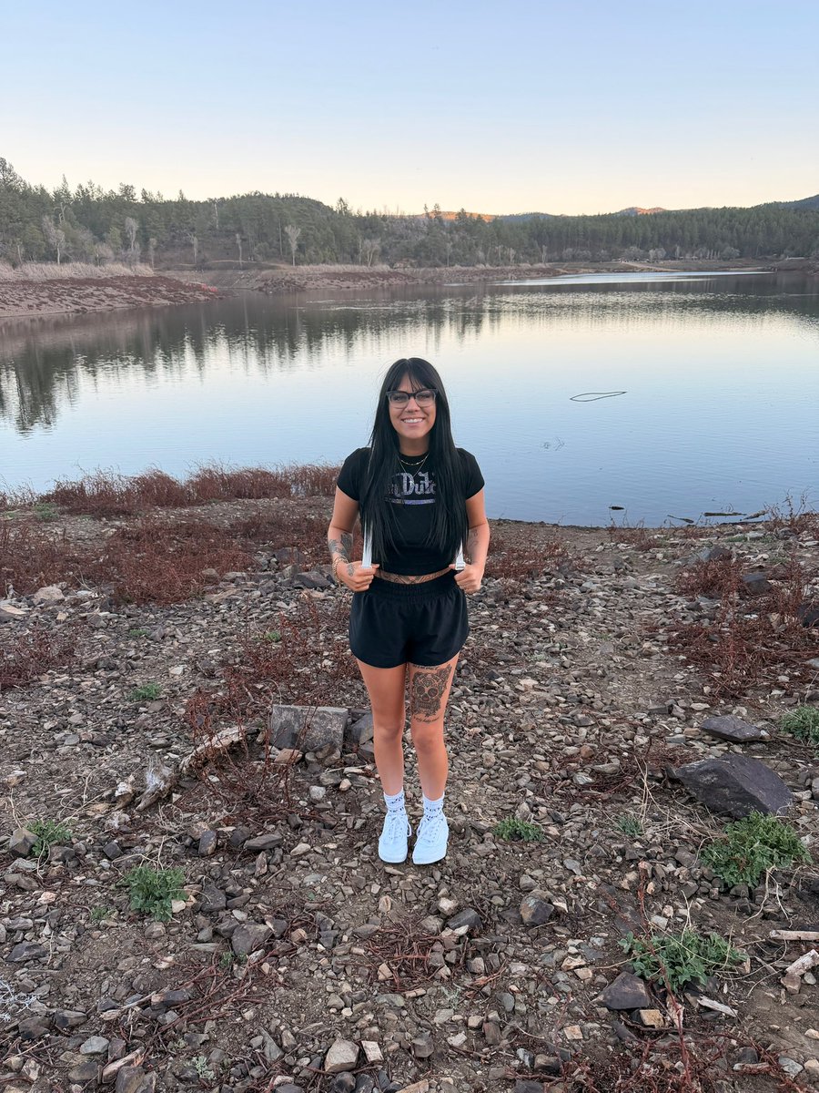 ashleyraee tweet media