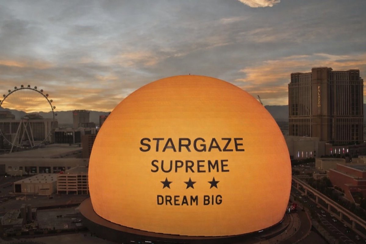 Stargazesupreme's tweet photo. Dream big. https://t.co/ow4DjCbfAA