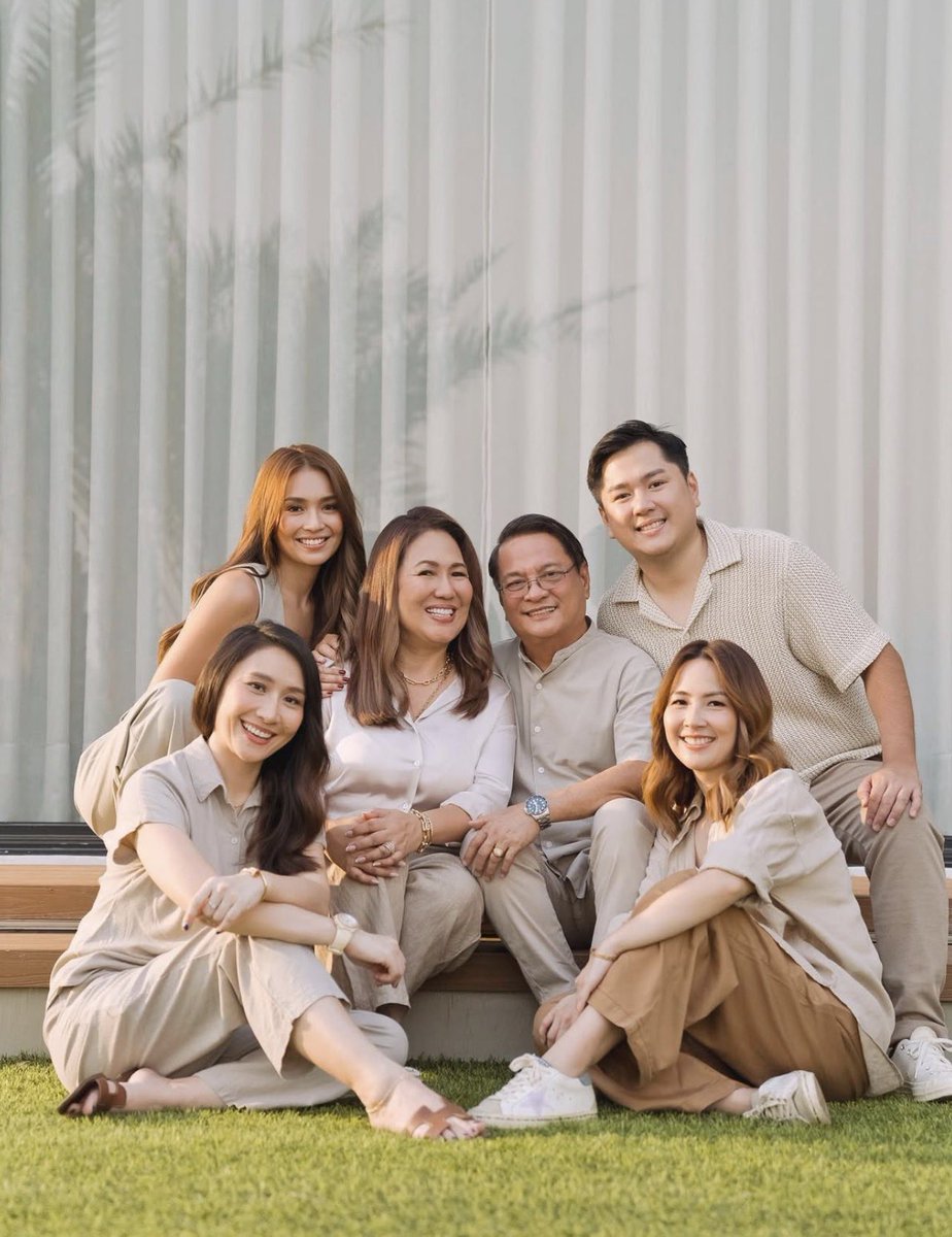 heyyyhappy_'s tweet photo. Tita Min and Tito Teddy, thank you for guiding and supporting your bunso in everything she does. Thank you also for taking care of her hard-earned money.

Bernardo family, you’re a big part of why she has everything she has today. Stay blessed, Bernardos! Enjoy life! 🥹🥰🤍 https://t.co/WMlkagkxCt