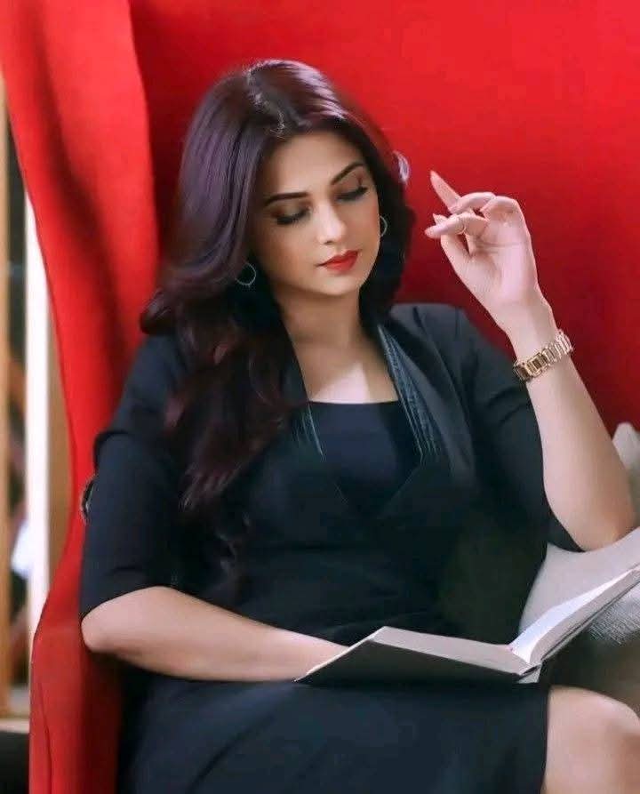 ᵀʰᵉ Naaziya tweet media