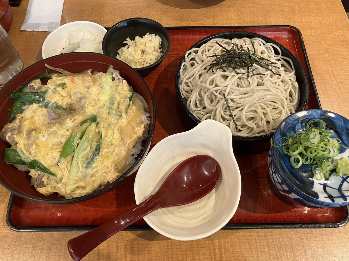 鴨とじ丼とざるそばのセット食べる( 'ω')