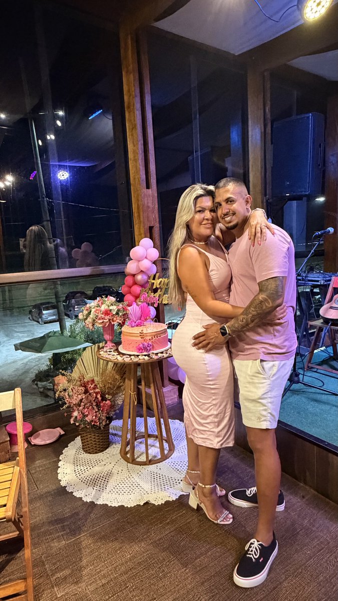 PathyBitts2's tweet photo. E do nada, NOIVA 👰🏼 💍🥰 https://t.co/zRb1gvASl6