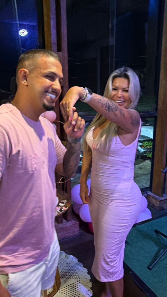 PathyBitts2's tweet photo. E do nada, NOIVA 👰🏼 💍🥰 https://t.co/zRb1gvASl6