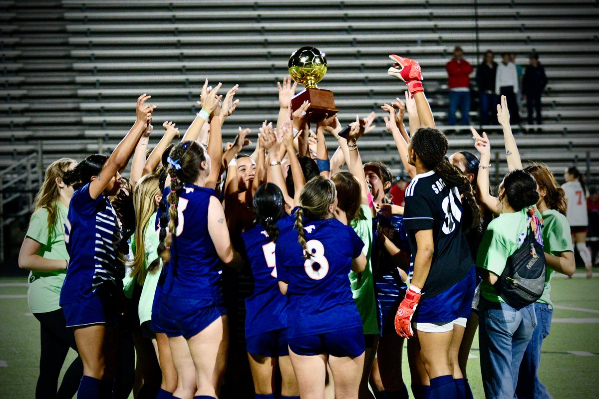 coffeethenhike's tweet photo. BIG 3-1 win tonight vs. Tyler Legacy! Survive and advance! Way to go #3! #RunMustangsRun 🐎 https://t.co/1mtmC8f0gk