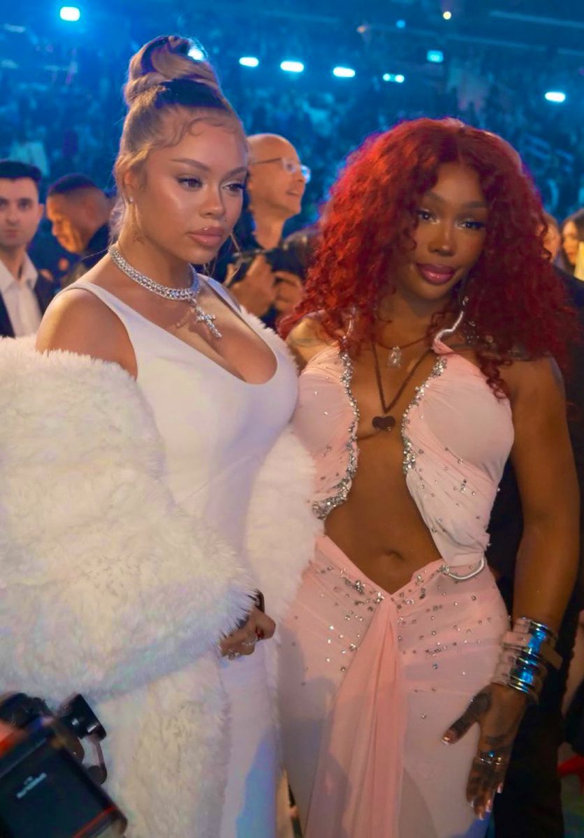 CHlLLBABY's tweet photo. “I get in the booth singing like SZA, fuck around be a note away” — Latto on her new single ‘Business &amp; Personal’ https://t.co/CSnmY2guzE