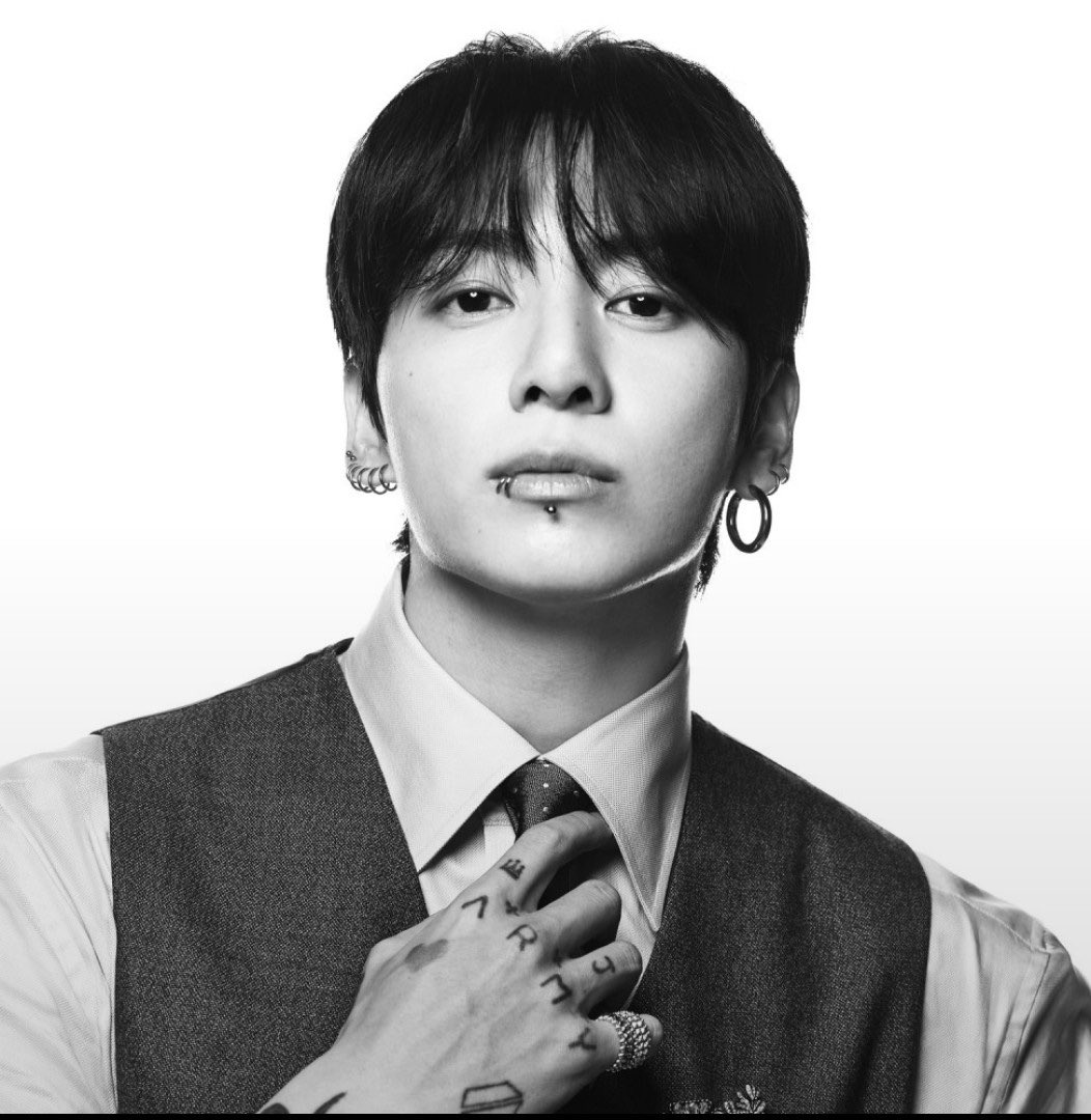 'จองกุก' อัพเดทรูปโปรไฟล์บน Weverse ในรอบ 4 ปีค่ะ!!!

(*อัพเดทครั้งล่าสุดในปี 2022)

#JUNGKOOK #정국