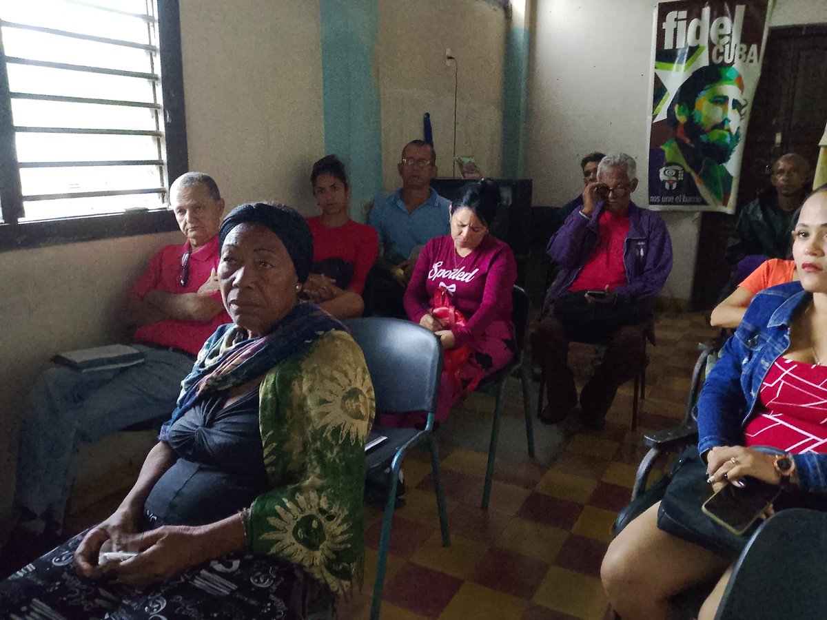 Sesionó hoy el postgrado: Modalidades de la culminación de estudios a cargo de las MsC Arianna e Islania. Excelente.