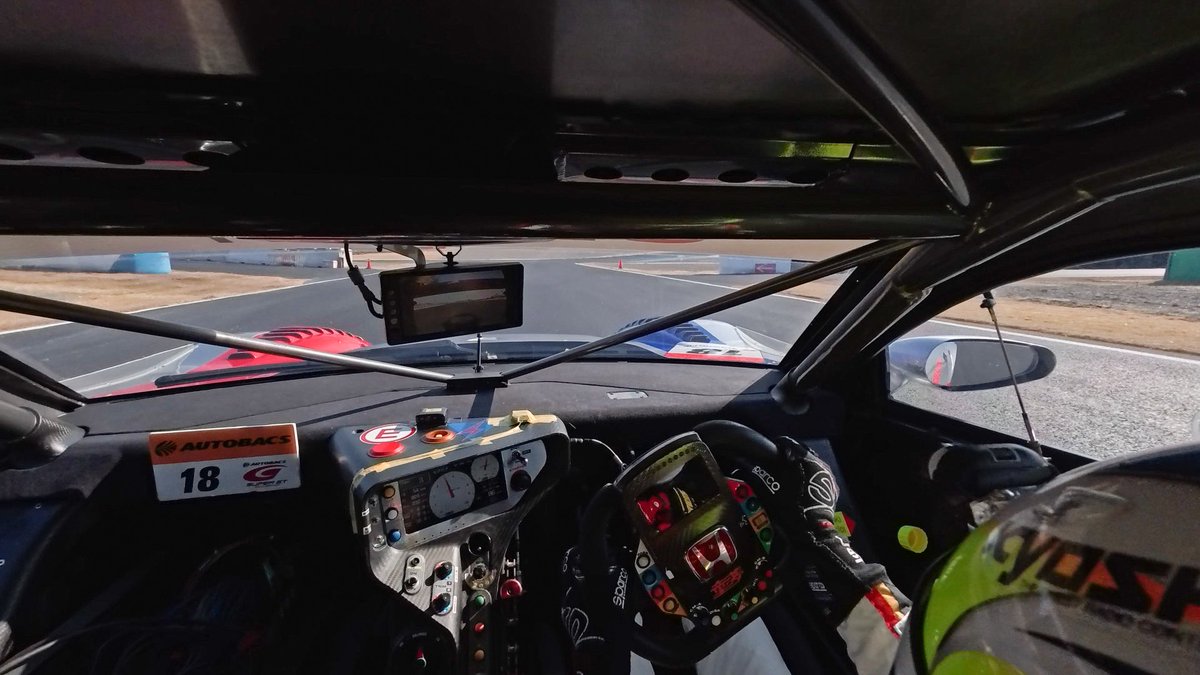 ⁡Back in this cockpit after 13 years. 
What a view.
⁡
13年ぶりのこのマシンのコックピット
からの景色。
フロントウインドウのVバーが懐かしい。
⁡
#HSV010GT
#ウィダー
#童夢