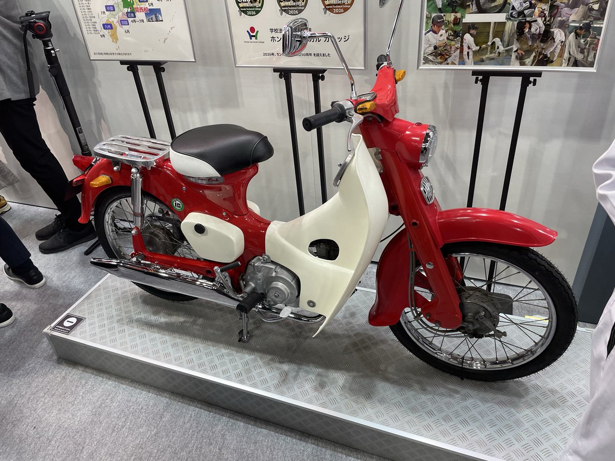 corgixct125's tweet photo. モーターサイクルショーin大阪に来ました。ハンターカブかっこいい✨CUB HOUSE気になる！ステッカーももらえて満足🤩

#motorcycleshow 
#ハンターカブ #ct125 
#cubhouse #HONDA 
#スーパーカブ https://t.co/DGFEfIbqg3