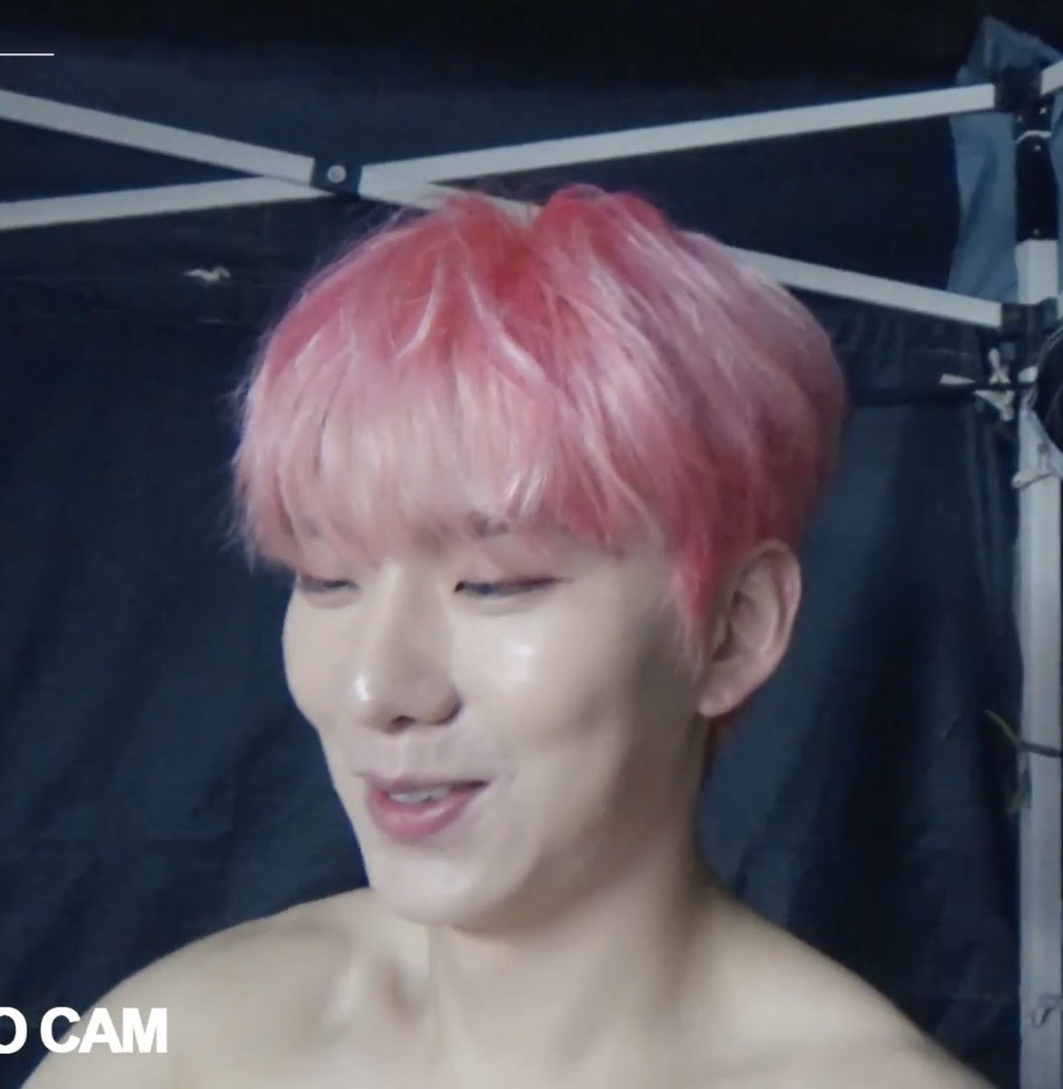 #기현 
아니 잠깐만 이 타이밍뭐지
지금 오랜만에 보고있는 몬채널에서 
기현이가 넘야한가로 등장함⚆_⚆¿