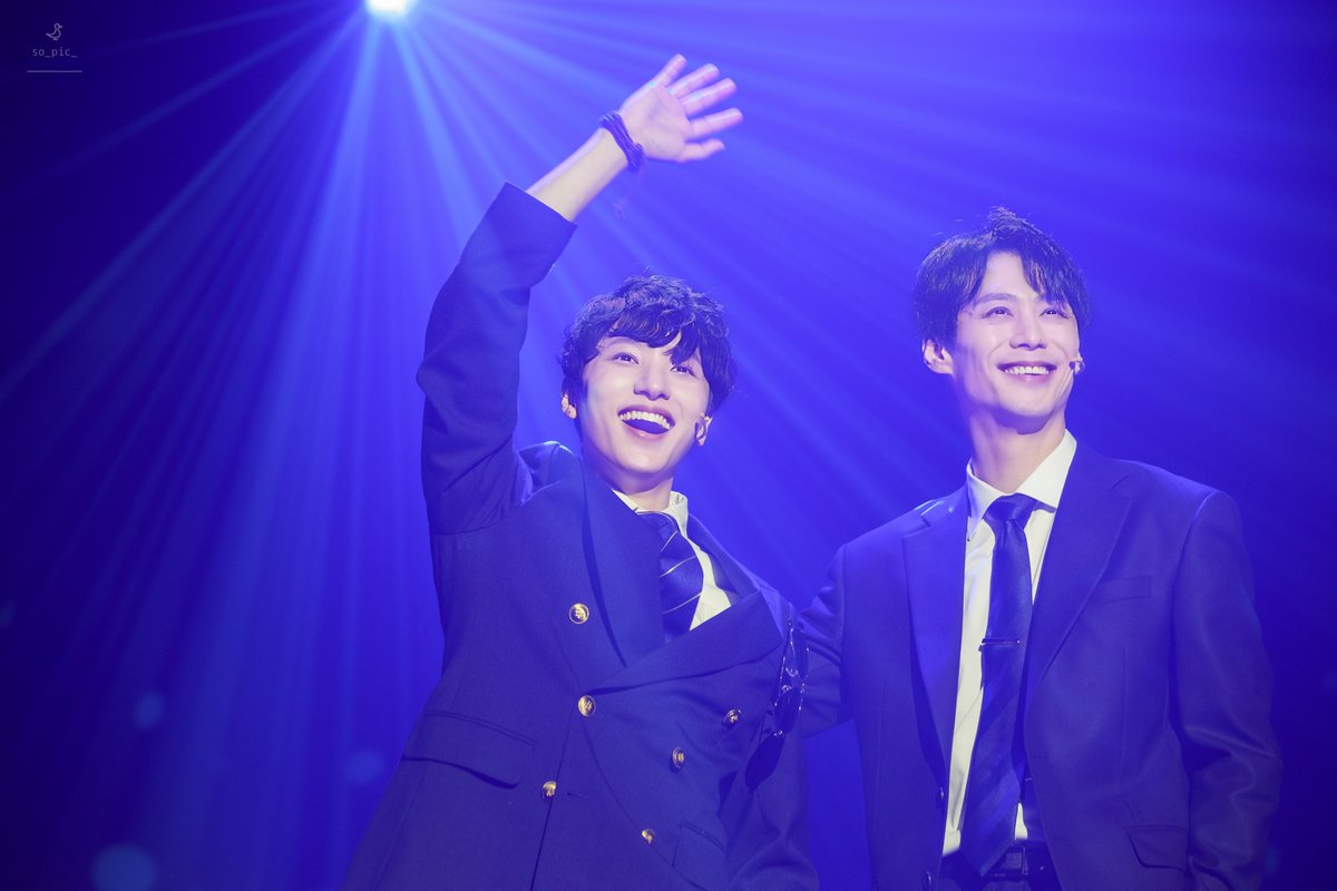 so_pic_'s tweet photo. 260313 20:00
뮤지컬 <라져> 커튼콜

디디 役 - 정휘 배우님
스카일러 役 - 주민진 배우님 https://t.co/XGzfV1DAQn