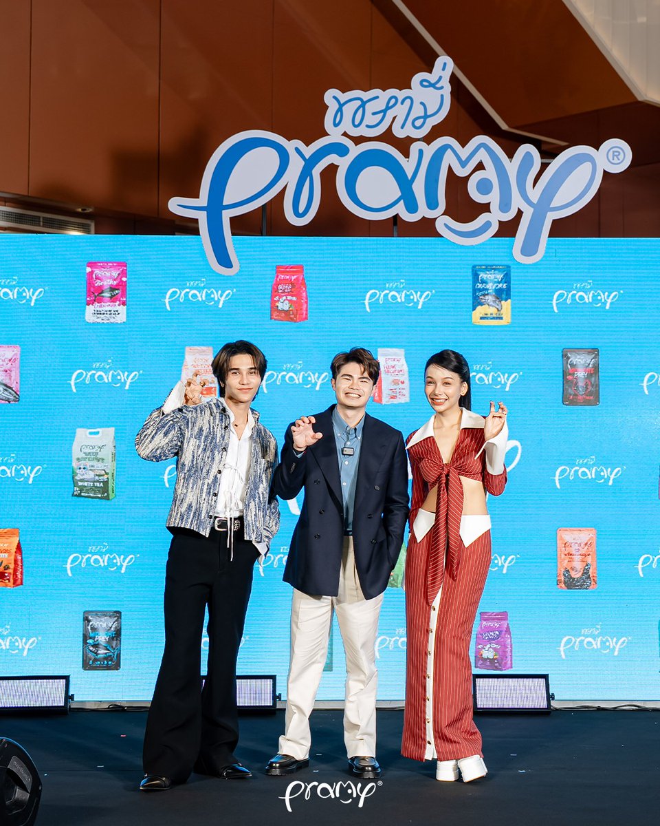 MapleSATs's tweet photo. 190326 Jeff in Instagram post by pramycat

ดีใจที่ได้เจอทุกคนนะ เหมี้ยว~ โฮ่ง~ 🐱🐶💙 PRAMY ขอขอบคุณทุกคนอีกครั้ง ที่มาร่วมกิจกรรมและมาสร้างความสุขไปพร้อมกันในงานนี้ 
.
กิจกรรมของ PRAMY ยังมีอีกต่อเนื่อง ใครไม่อยากพลาด อย่าลืมกดติดตาม #Pramy ไว้ด้วยน้าาา ✨
.
📌เหตุผลที่ #พรามี่ เลือกพี่เจฟ และพี่โบกี้ เป็นพรีเซนเตอร์ของเรา เพราะความรักที่ทั้งสองมีให้กับน้องแมวและน้องสุนัขอย่างแท้จริง 💙 #PramyCatxJeffSatur #PramyDogxBowkyLion
.
และถ้าคุณอยากให้ลูก ๆ ของคุณมาเป็นพรีเซนเตอร์กับพรามี่
ลองเล่น 👉🏻 https://t.co/BKK7SuQ06e เผื่อว่าน้อง ๆ ของคุณจะได้เป็นพรีเซนเตอร์แบบพี่เจฟและพี่โบกี้นะ
.
แล้วมาเป็นครอบครัว PRAMY ไปด้วยกันนะ เหมี้ยว~ โฮ่ง~ 🐾✨
.
#Pramy #PramyCat #PramyDog #พรามี่ #อาหารแมวพรามี่ #อาหารสุนัขพรามี่ #รักแมวมากเลิฟพรามี่ #อัปเกรดรักให้สุนัขที่เราเลิฟ
#JeffSatur @jeffsatur