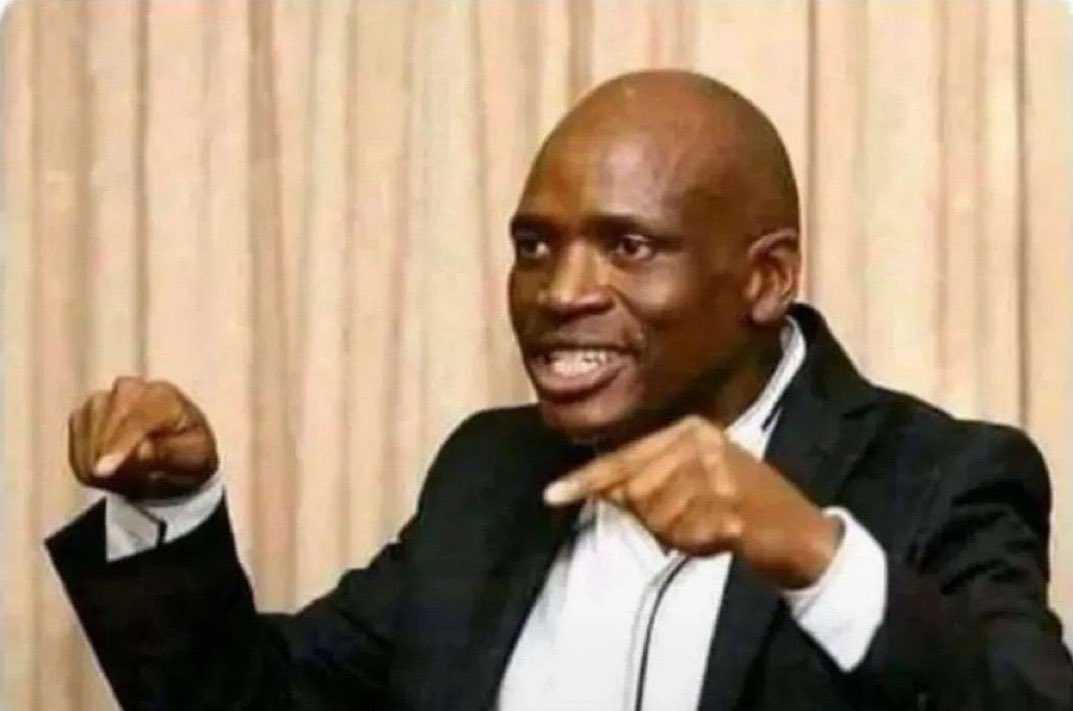 realthinker_x's tweet image. You have a tendency to respect only e' men you can bend. @HEBobiwine has put everything he holds so dearly on the line. #Criticism should be #constructive, not the donut like reasoning. I'm not a Jewish prophet, but I'm so sure even #Christ would have blocked u @hillarytaylorvi