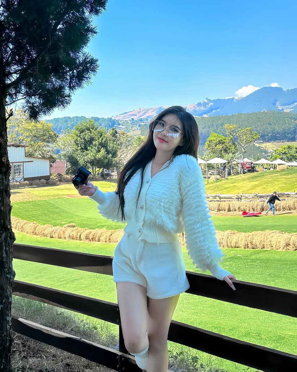 Mỹ Linh tweet media