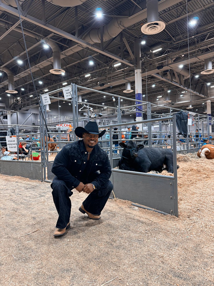 Russel Orhii tweet media