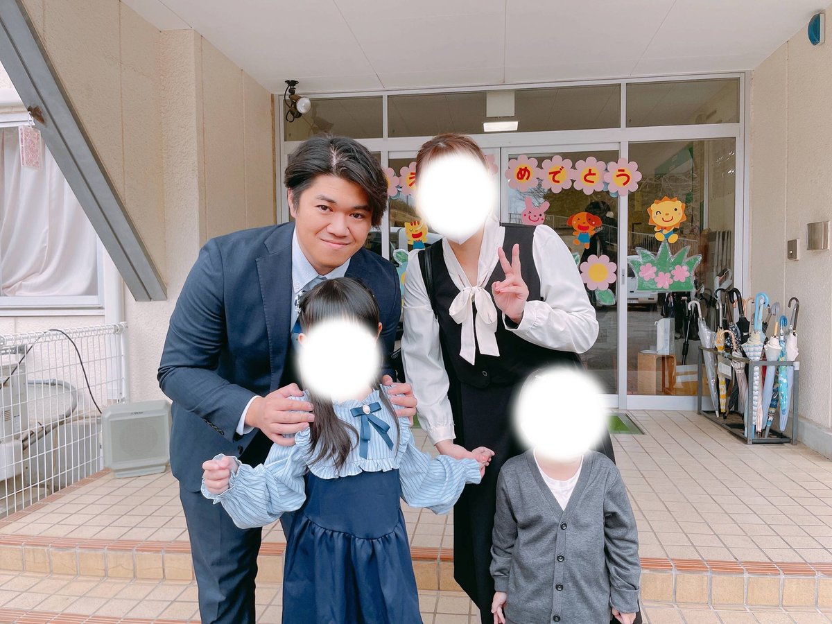 カメラマンお父さんの卒園式プロ装備が話題に