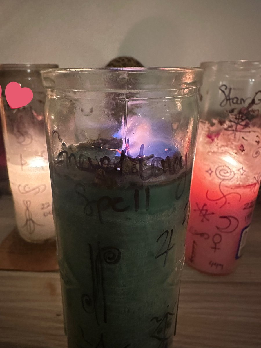 capricorn cunt 🎀 tweet media