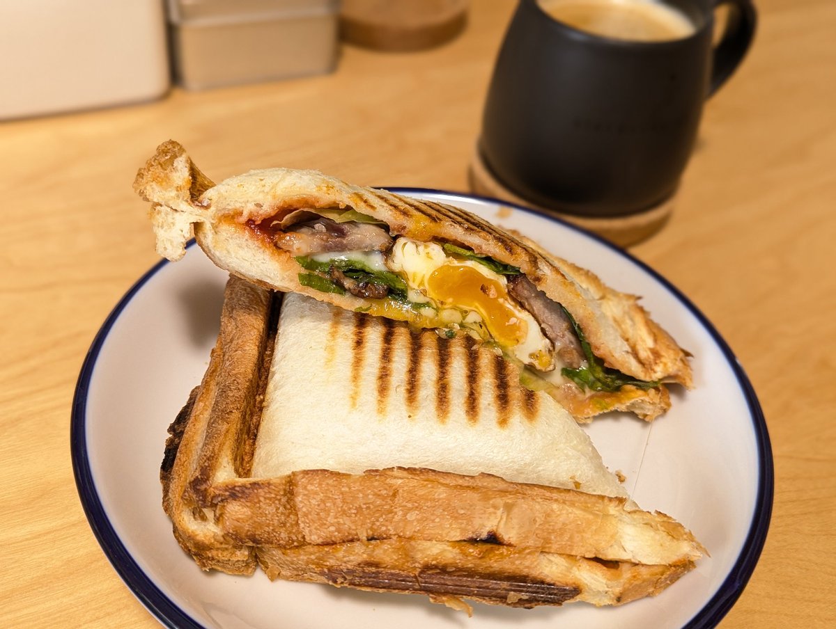 あおうい tweet media