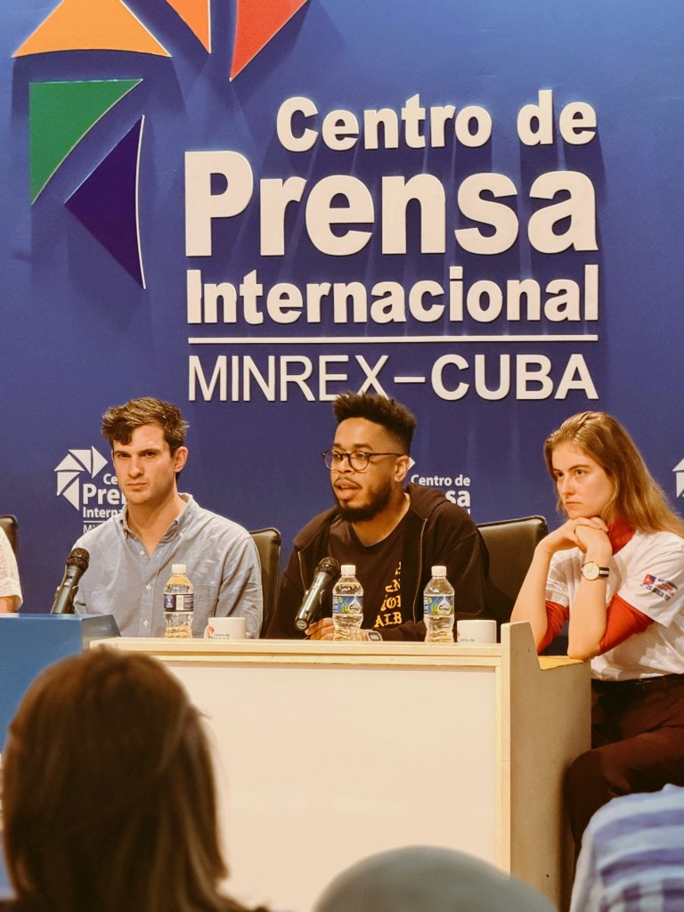 Manolo De Los Santos tweet media