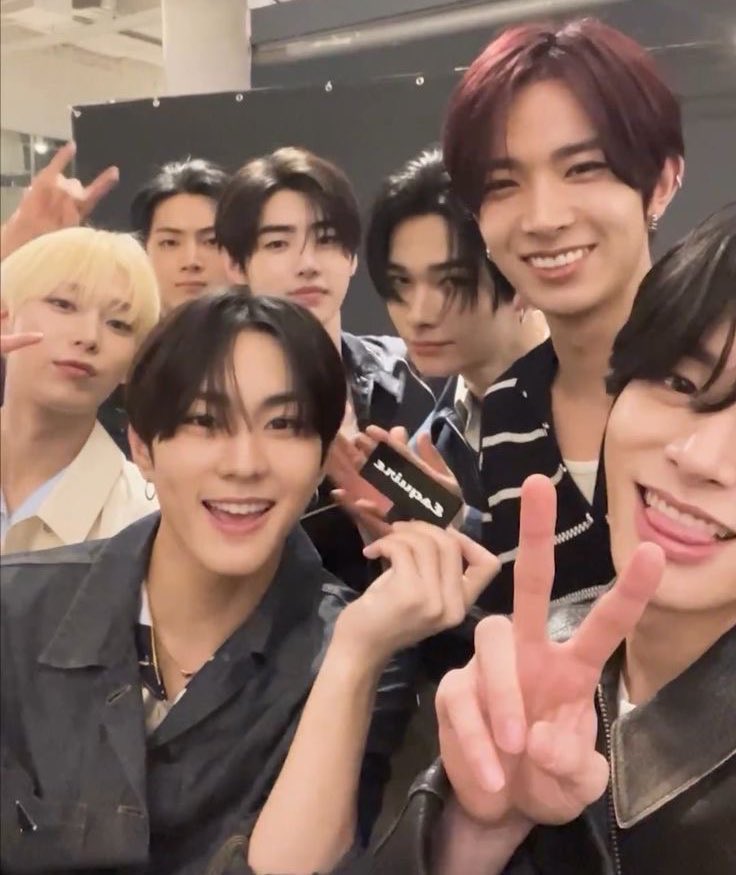 ella ENHYPEN IS 7! tweet media