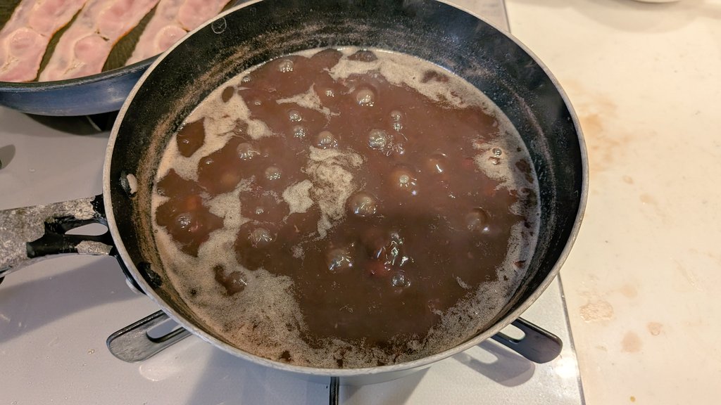 joyo_manju's tweet photo. お彼岸なのでぼた餅用のあんこを炊いている https://t.co/IbxJkyU7qG